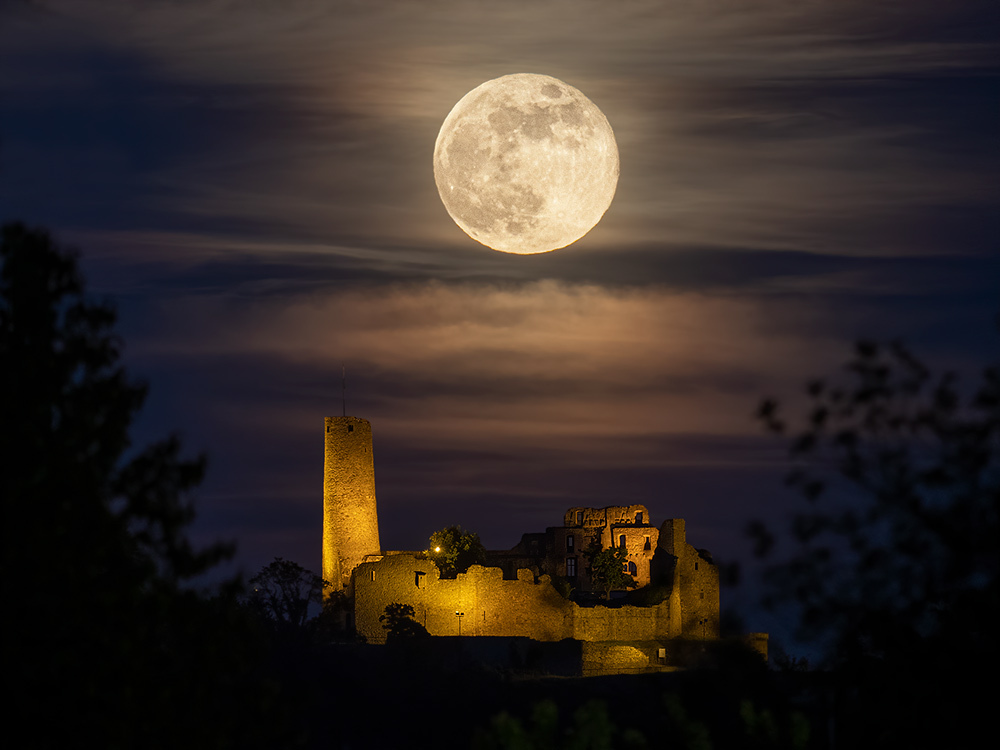 Mondaufgang über Burg Windeck 03